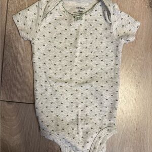 Carter's Gray and Green Heart Print Baby Onesie 6 MONTHS